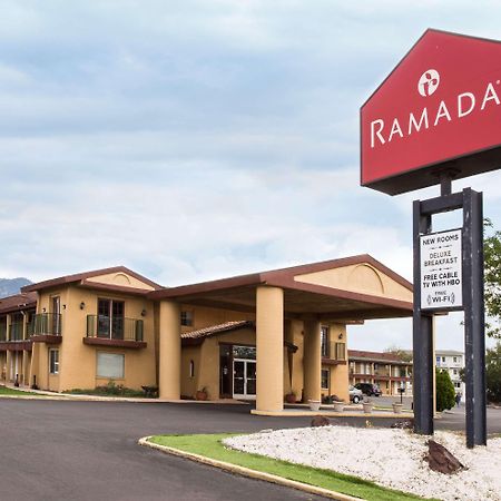 Ramada By Wyndham Flagstaff East Hotell Exteriör bild