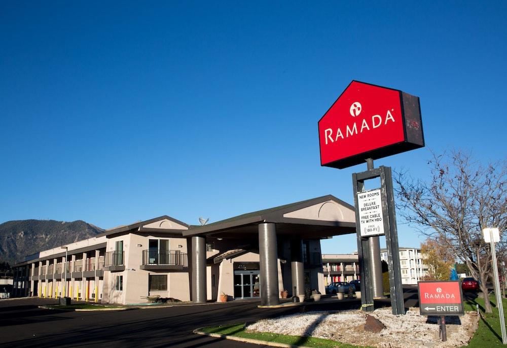 Ramada By Wyndham Flagstaff East Hotell Exteriör bild